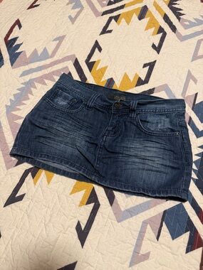 Machine Denim Jeans in Blue with Gold Logo